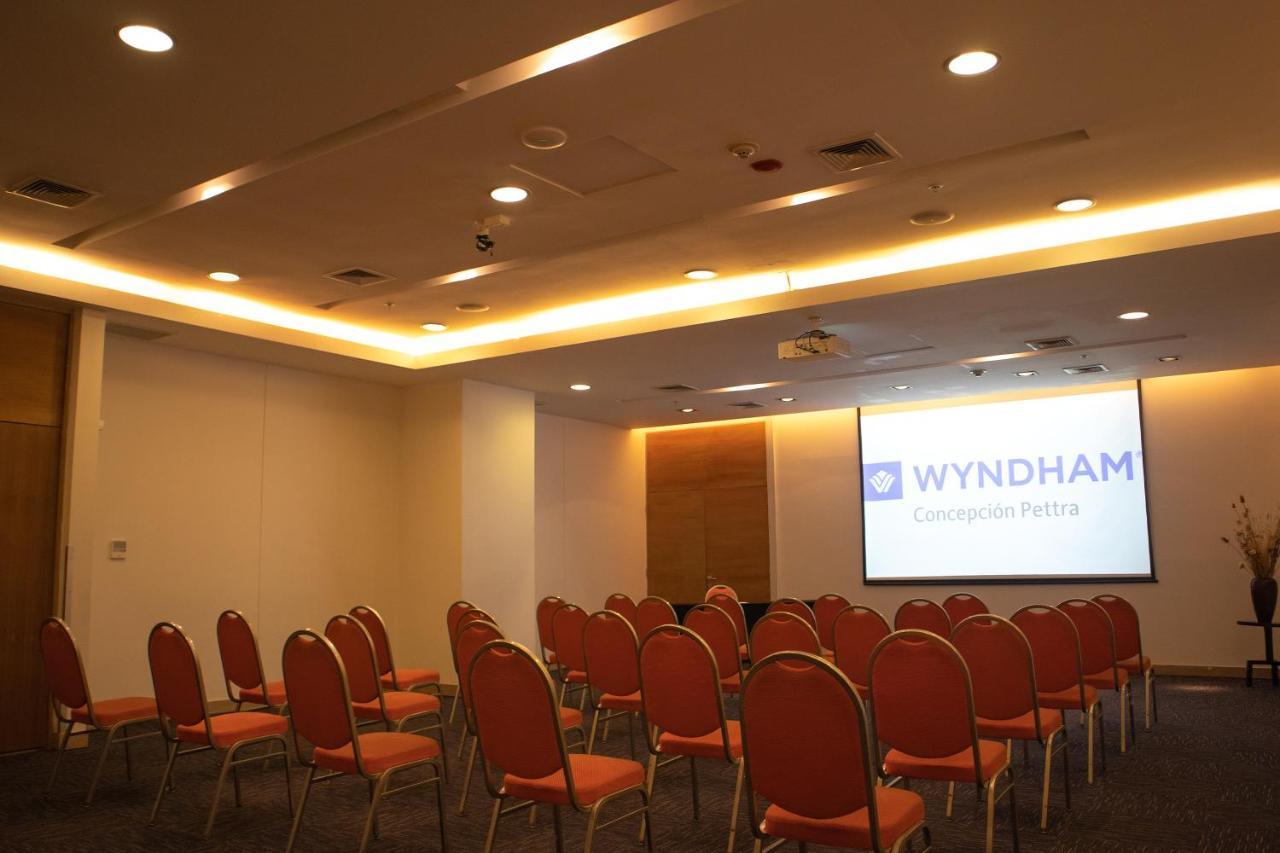 Wyndham Concepcion Pettra Hotel Exterior photo A meeting room at the hotel